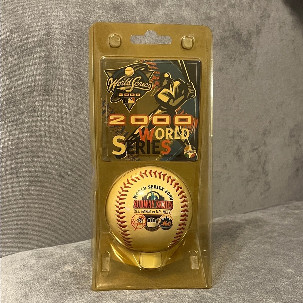 MLB 2000 World Series Commemorative Baseball in original Packaging